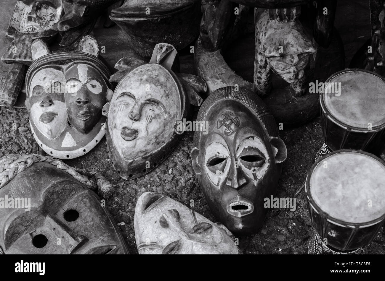 Native american masks Banque de photographies et d'images à haute  résolution - Alamy