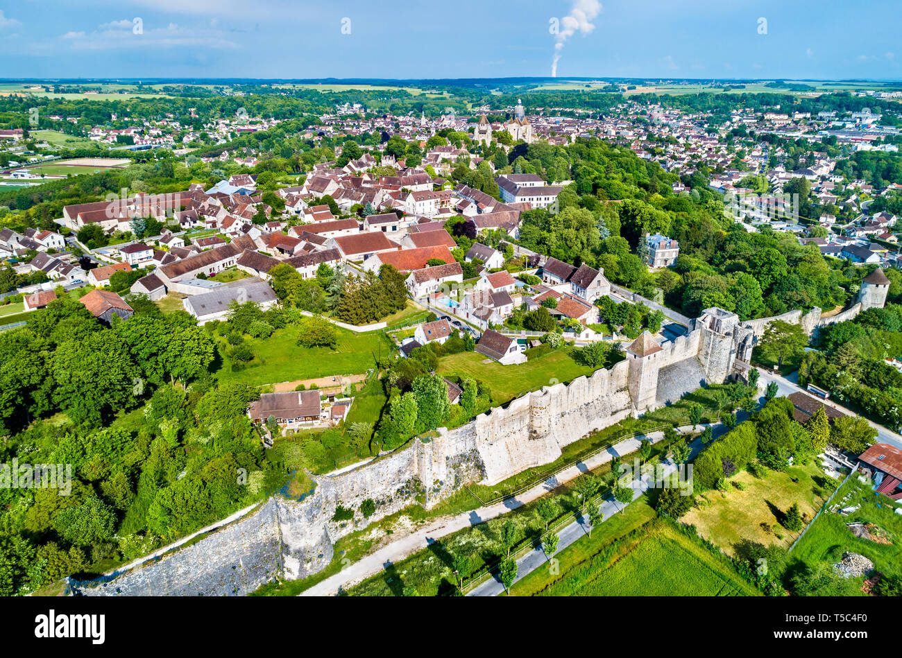 Vue aérienne de Provins, ville de foire médiévale et site du patrimoine mondial de l'UNESCO. Le département de Seine-et-Marne de France Banque D'Images