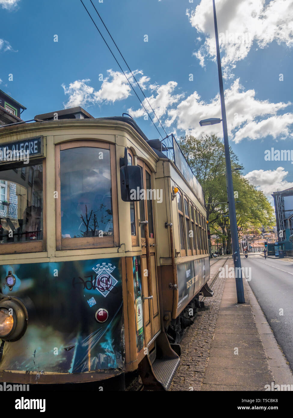 PORTO, PORTUGAL - 3 avril, 2019 : tramway de la rue historique de Porto, Portugal Banque D'Images