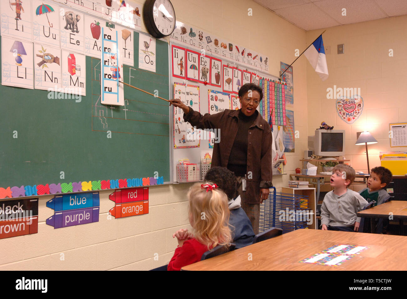 Acworth, GA, USA. 16 Nov, 2007. Les élèves travaillent sur les devoirs en classe à l'école chrétienne de Cobb, une école privée à proximité de Atlanta Crédit : Robin Rayne/ZUMA/Alamy Fil Live News Banque D'Images