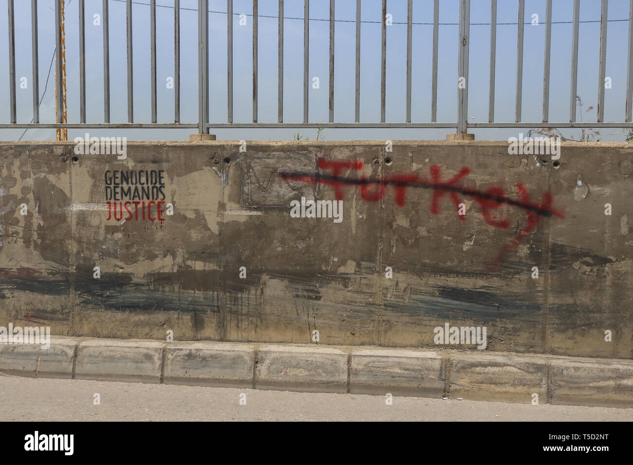 Liban Beyrouth, le 24 avril 2019. Graffiti sur un mur pour exiger la justice par la Turquie du génocide arménien les Arméniens à travers le monde célèbrent le 104e anniversaire de la Première Guerre mondiale, l'ère des massacres de masse de 1,5 million d'Arméniens par les Turcs ottomans dans ce qu'il insiste a été un génocide - un terme violemment rejeté par la Turquie Crédit : amer ghazzal/Alamy Live News Banque D'Images