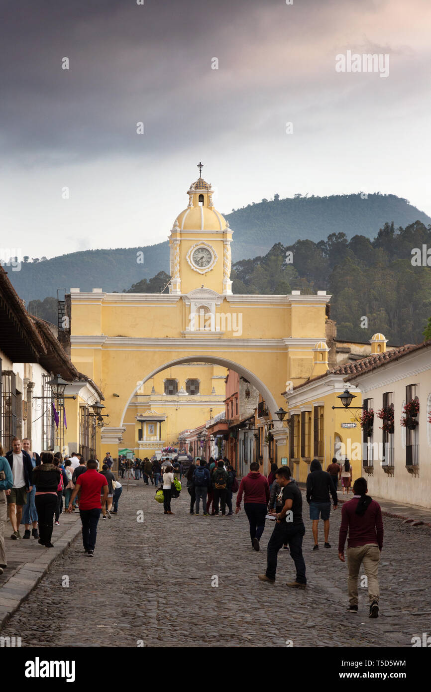Antigua Guatemala, l'arc de Santa Catalina au coucher du soleil, l'UNESCO World Heritage site, Antigua, Guatemala Amérique Centrale Banque D'Images