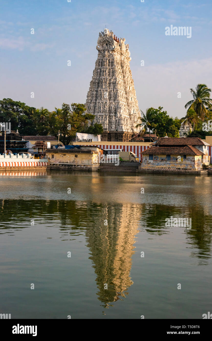 Vue verticale de l'Thanumalayan Temple à Kanyakumari, Inde. Banque D'Images