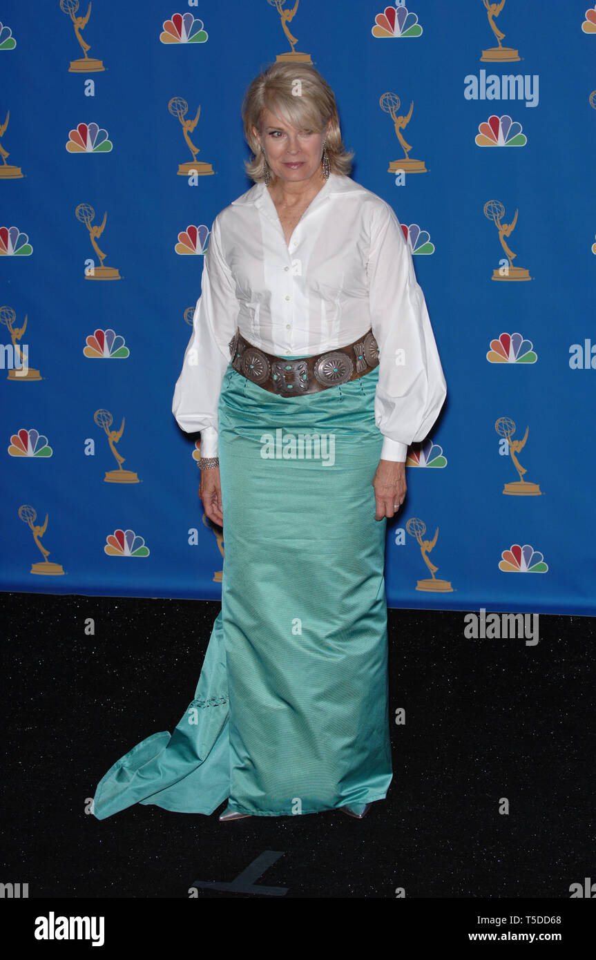 LOS ANGELES, CA. 27 août 2006 : l'actrice Candice Bergen en 2006 Primetime Emmy Awards au Shrine Auditorium, Los Angeles. © 2006 Paul Smith / Featureflash Banque D'Images