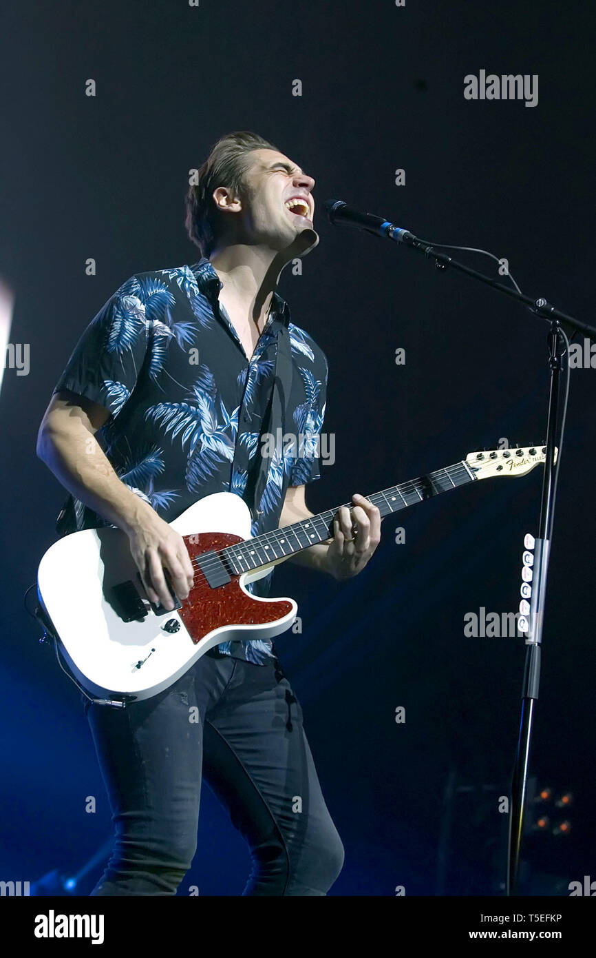 PHOTO KAMINSKI Busted commencent leur tournée britannique à la SSE Hydro, partie de la Scottish events Campus (SEC) à Glasgow le samedi 23 mars 2019. Crédit photo doit à Peter Kaminski TAXE PAYABLE POUR L'UTILISATION DE REPRODUCTION TOUS LES DROITS EXIGIBLES POUR L'utilisation d'Internet dans www.theimagehive.com en utilisant cette image vous acceptez de respecter les termes et conditions comme indiqué dans cette légende. Toutes les sommes payables à Peter Kaminski T/une abeille (MERCI DE NE PAS SUPPRIMER CETTE LÉGENDE) Cette image est destiné pour un usage éditorial (p. ex. news). Toute utilisation commerciale ou promotionnelle nécessite un jeu supplémentaire. © Copyright 2019 Tous droits protégés. Banque D'Images