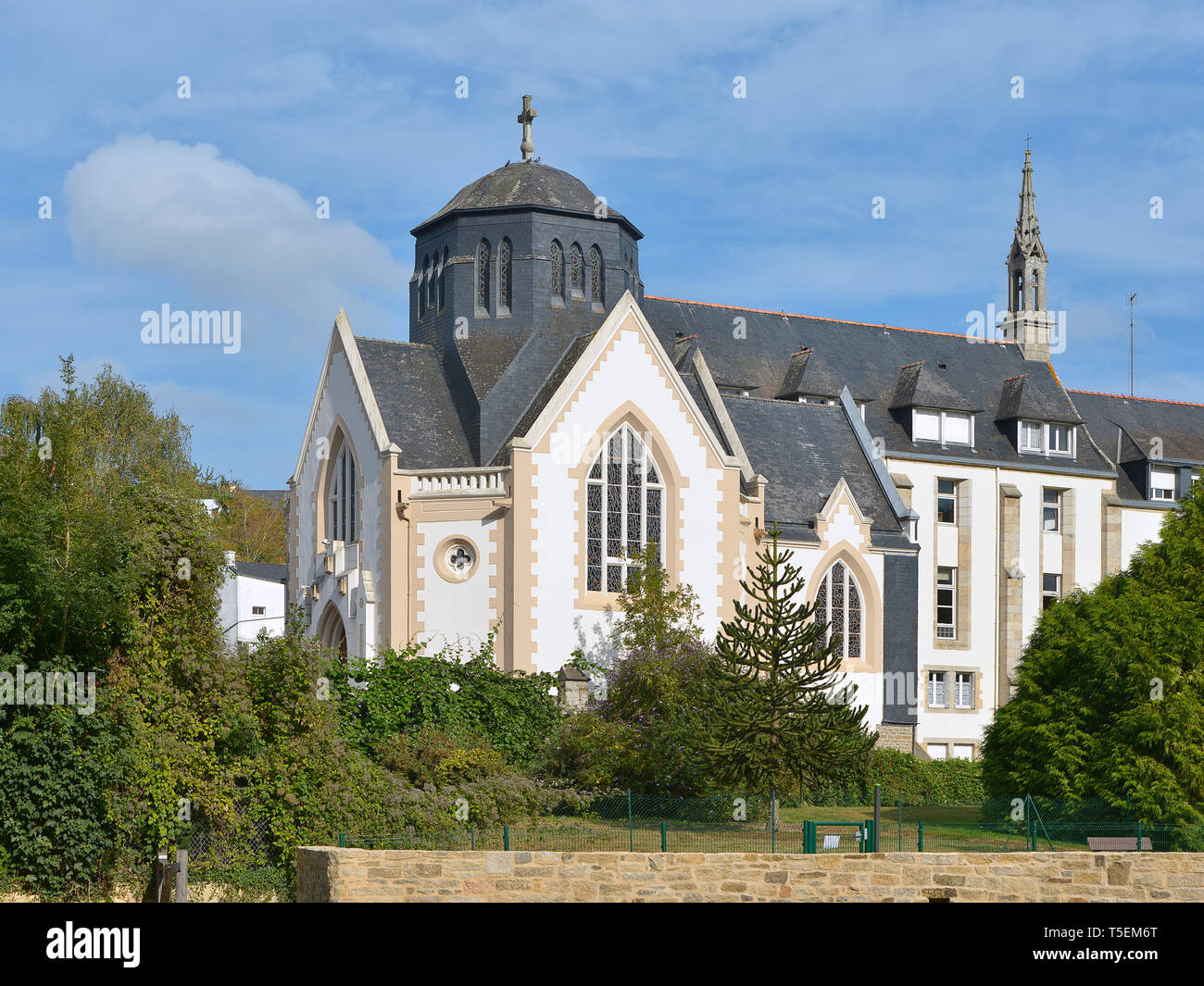 Chapelle Saint Joseph et l'Abbaye blanche blanche en français) à Quimperlé, une commune française, située dans le département de nord-ouest de la France. Banque D'Images