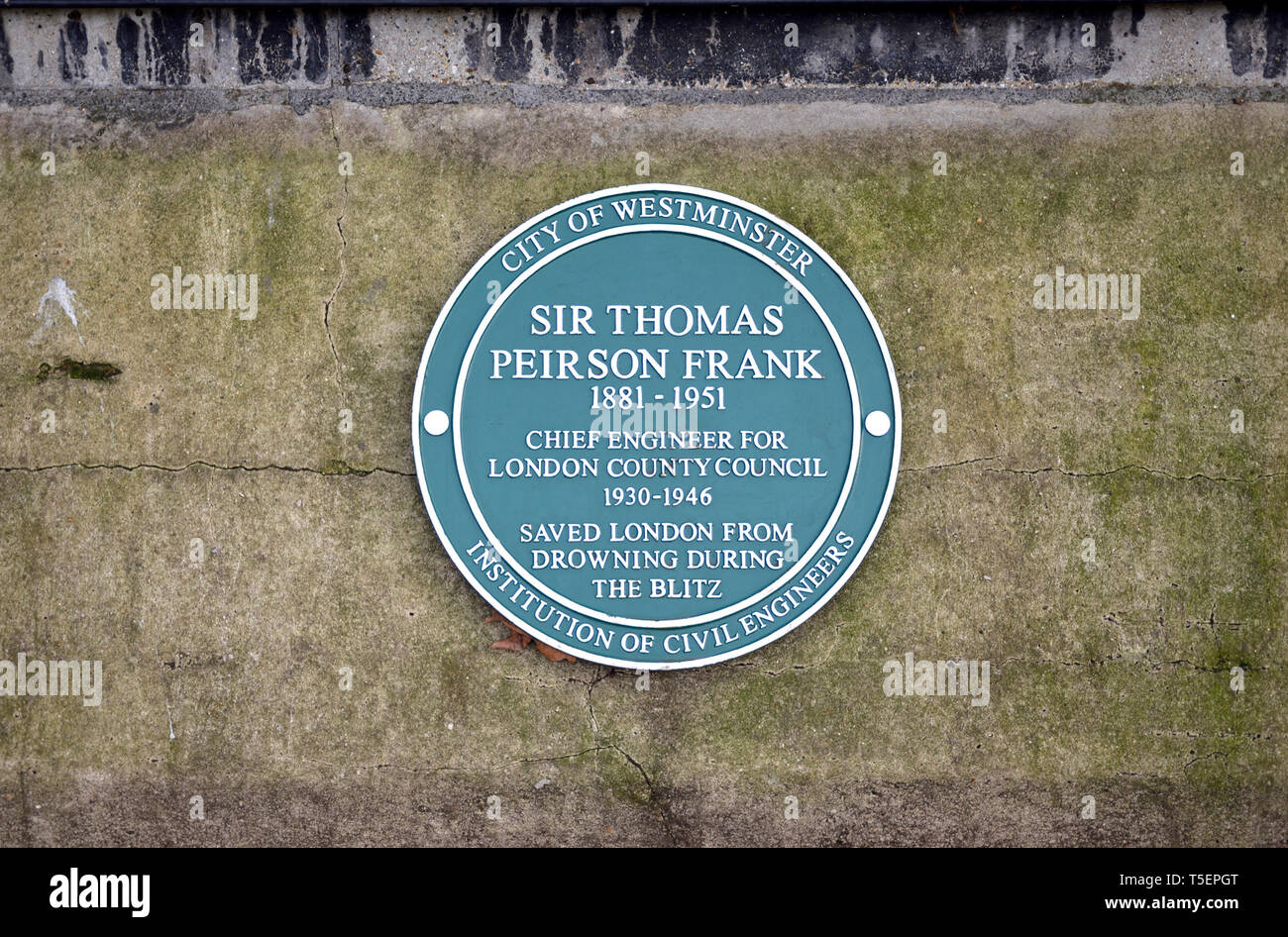 Londres, Angleterre, Royaume-Uni. Vert : Plaque commémorative Sir Thomas Frank Peirson, 1881 - 1951, Ingénieur en chef pour le London County Council, 1930 - 1946, a sauvé l Banque D'Images