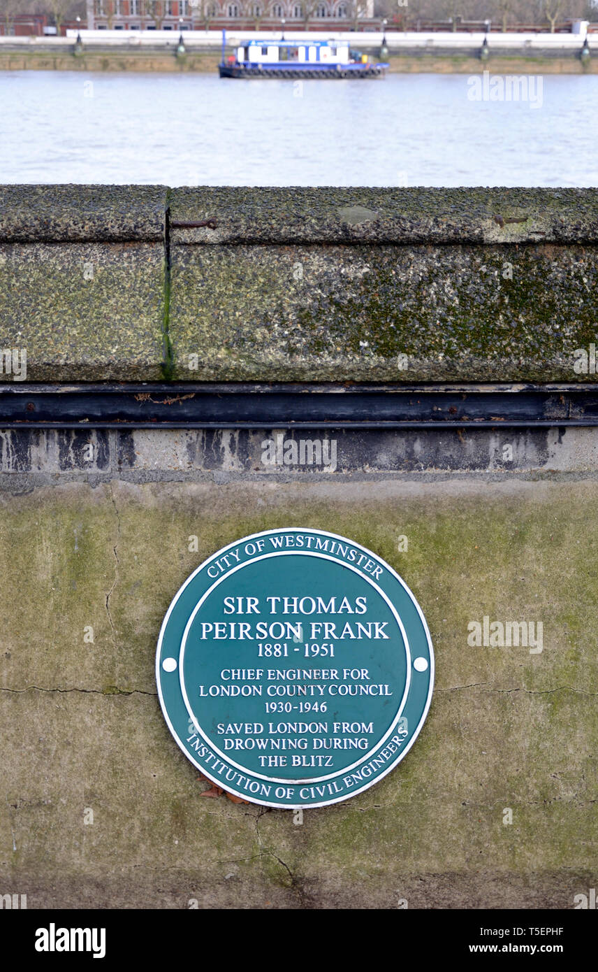 Londres, Angleterre, Royaume-Uni. Vert : Plaque commémorative Sir Thomas Frank Peirson, 1881 - 1951, Ingénieur en chef pour le London County Council, 1930 - 1946, a sauvé l Banque D'Images