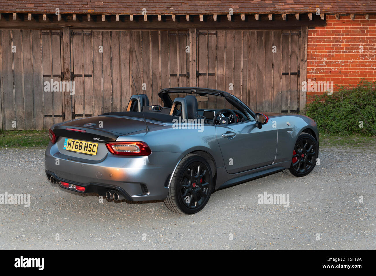 2018 Fiat 124 Spider Abarth Banque D'Images