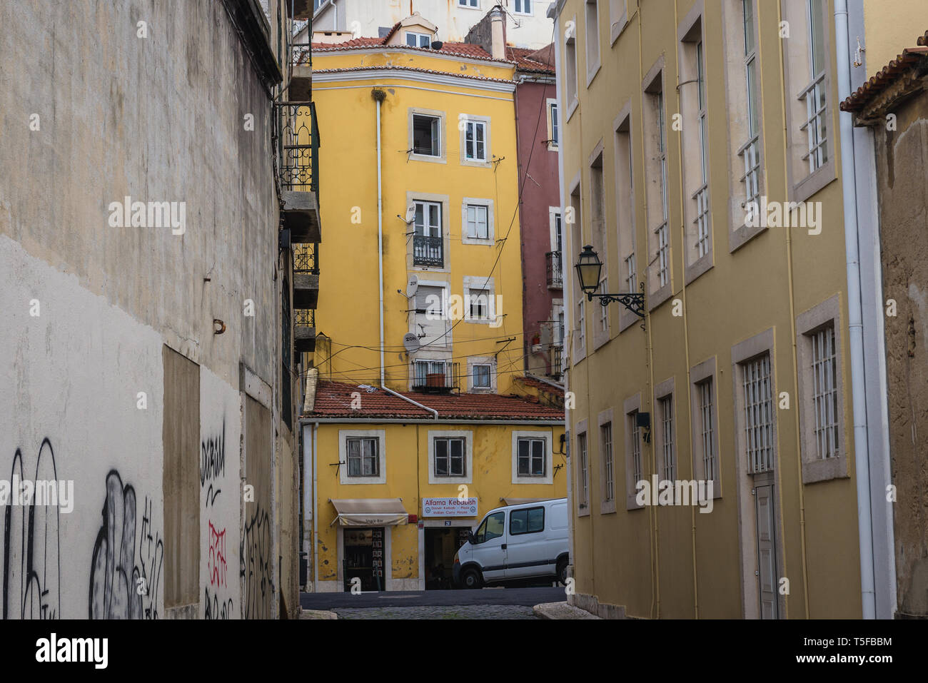Ruelle de Alfama de Lisbonne, Portugal Banque D'Images