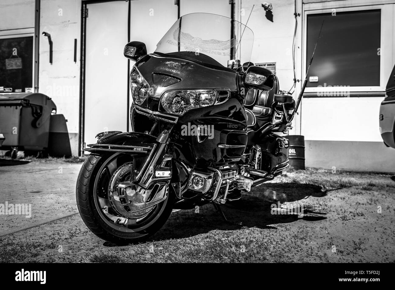 BERLIN - 05 MAI 2018 : Moto Honda Gold Wing GL1800. Noir et blanc. Banque D'Images