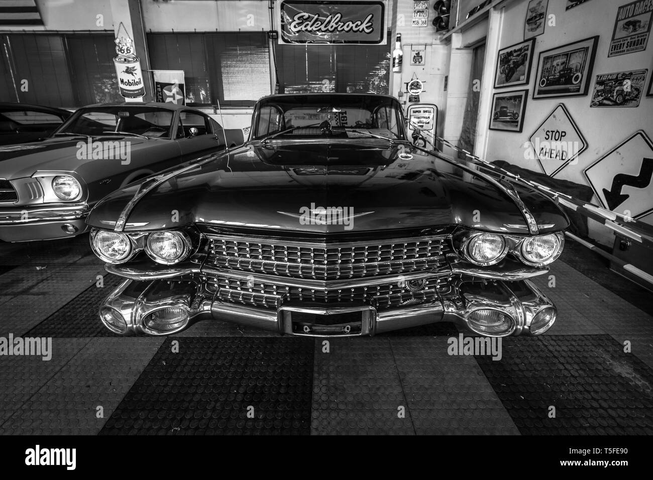 BERLIN - Mai 05, 2018 : voiture de luxe pleine grandeur Cadillac Coupe de Ville 1959. Noir et blanc. Banque D'Images