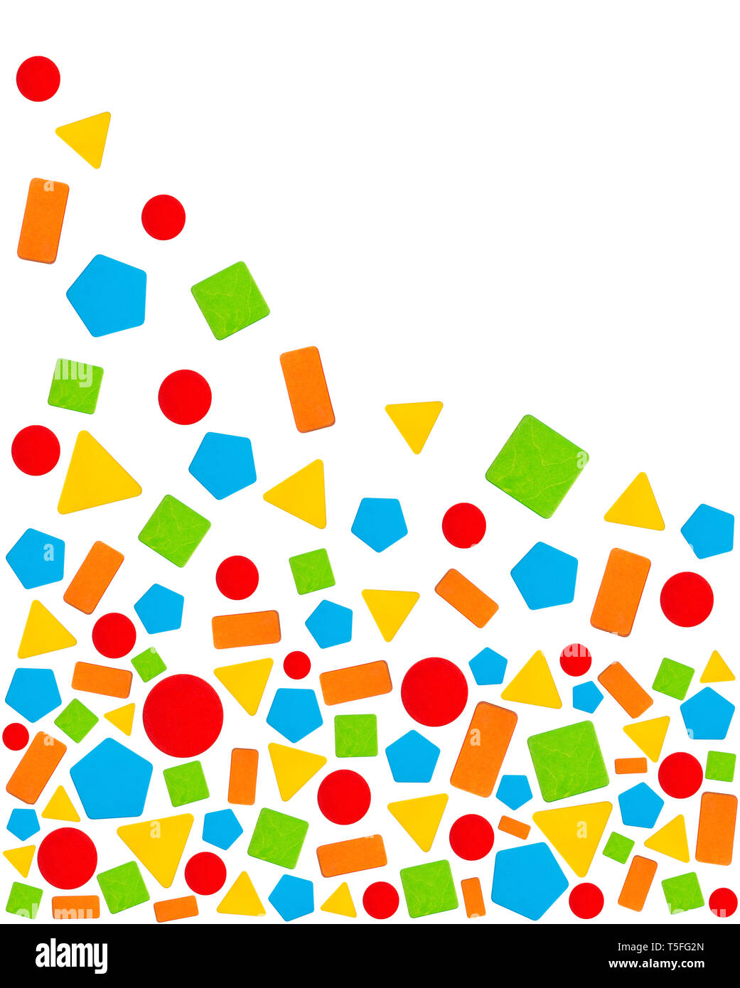 Jouet en bois coloré en blocs de formes géométriques. La texture colorée avec copie espace. Rectangle orange, vert carré, cercle rouge, triangle jaune et bleu Banque D'Images