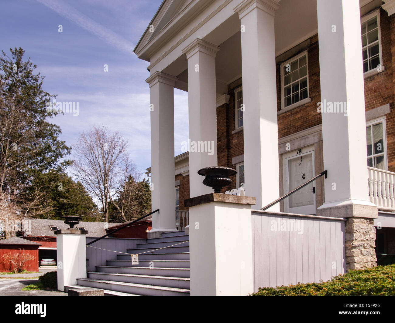 Marcellus , New York, USA. 17 avril, 2019. Marches de la maison Tefft-Steadman , inscrit sur le Registre National des Endroits Historiques, Banque D'Images