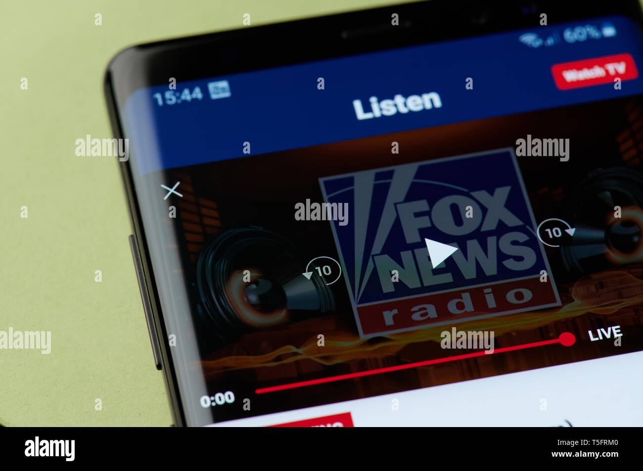 New York, USA - 22 avril 2019 : Fox News radio interface sur l'écran du smartphone Banque D'Images
