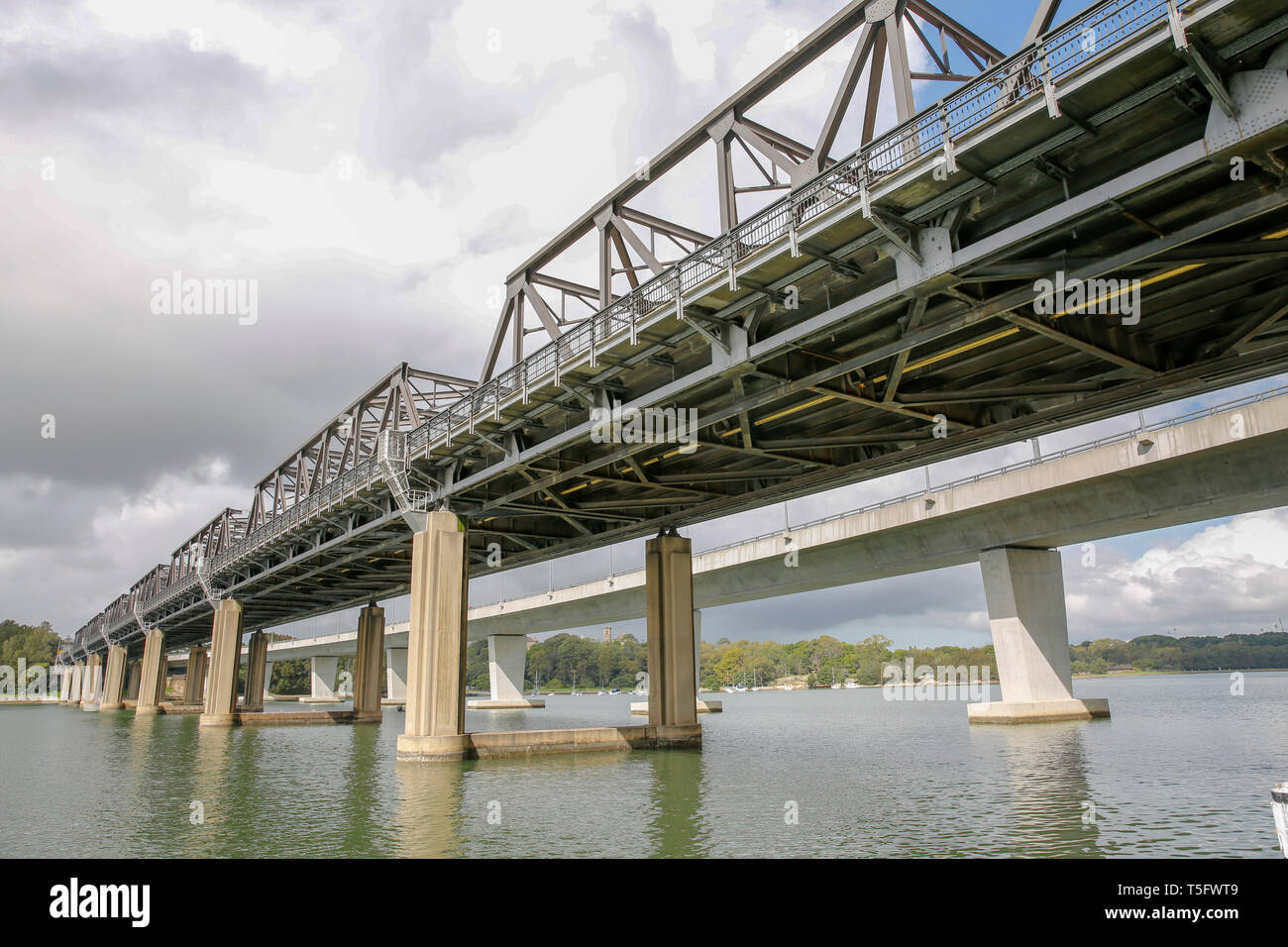 Fer à Repasser Cove pont construit au 19ème siècle liens la banlieue de Sydney et Rozelle Drummoyne, Sydney, New South Wales, Australie Banque D'Images