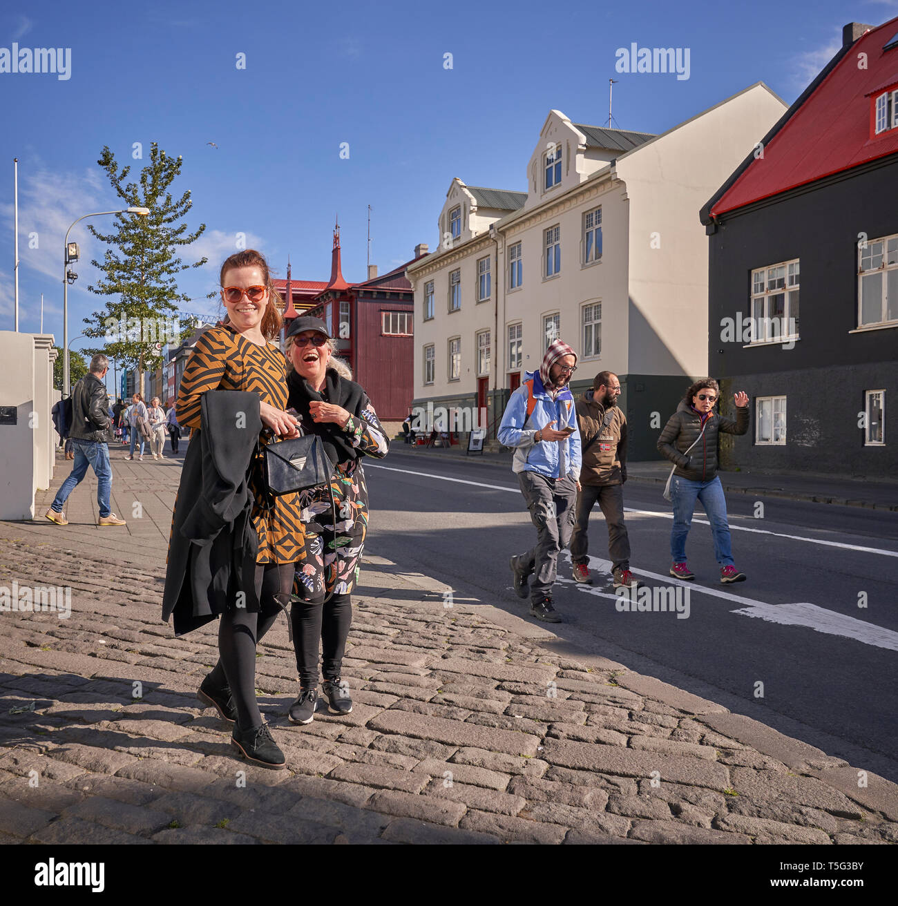 Les femmes bénéficiant d'Journée Culturelle, Festival d'été, Reykjavik, Islande Banque D'Images