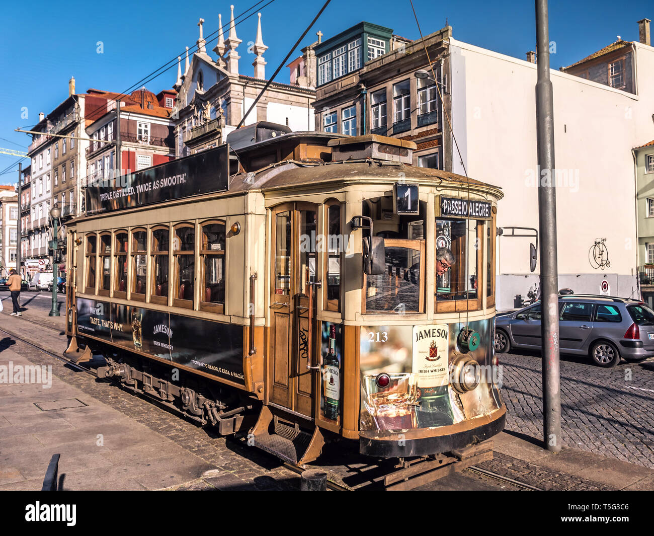 PORTO, PORTUGAL - 3 avril, 2019 : tramway de la rue historique de Porto, Portugal Banque D'Images