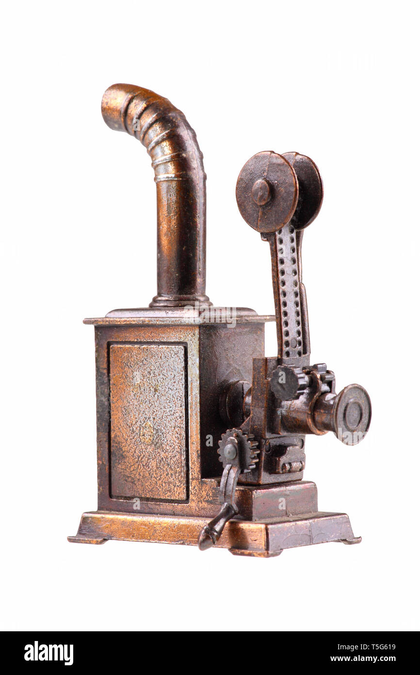 Premier film projector - isolé sur un fond blanc. Banque D'Images