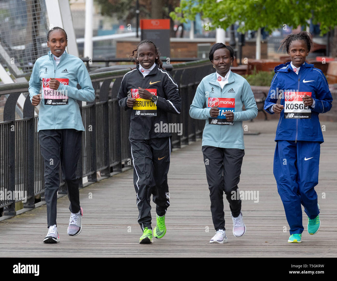 25thApril 2019 Londres, Virgin Money London Photocall Marathon les coureurs d'élite femmes Crédit : Ian Davidson/Alamy Live News Banque D'Images