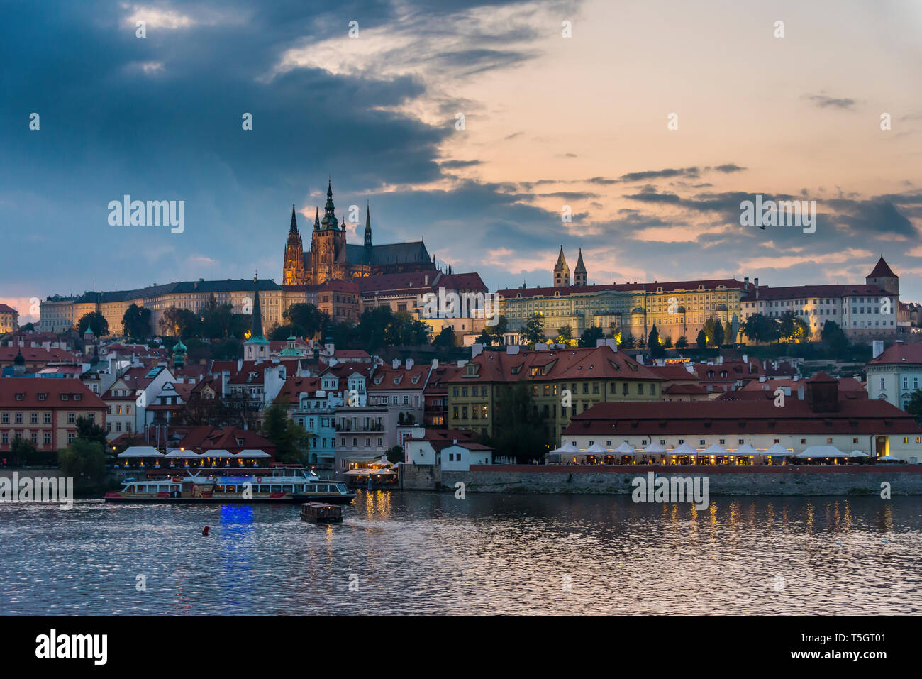 République tchèque, Prague, le château de Prague après le coucher du soleil Banque D'Images