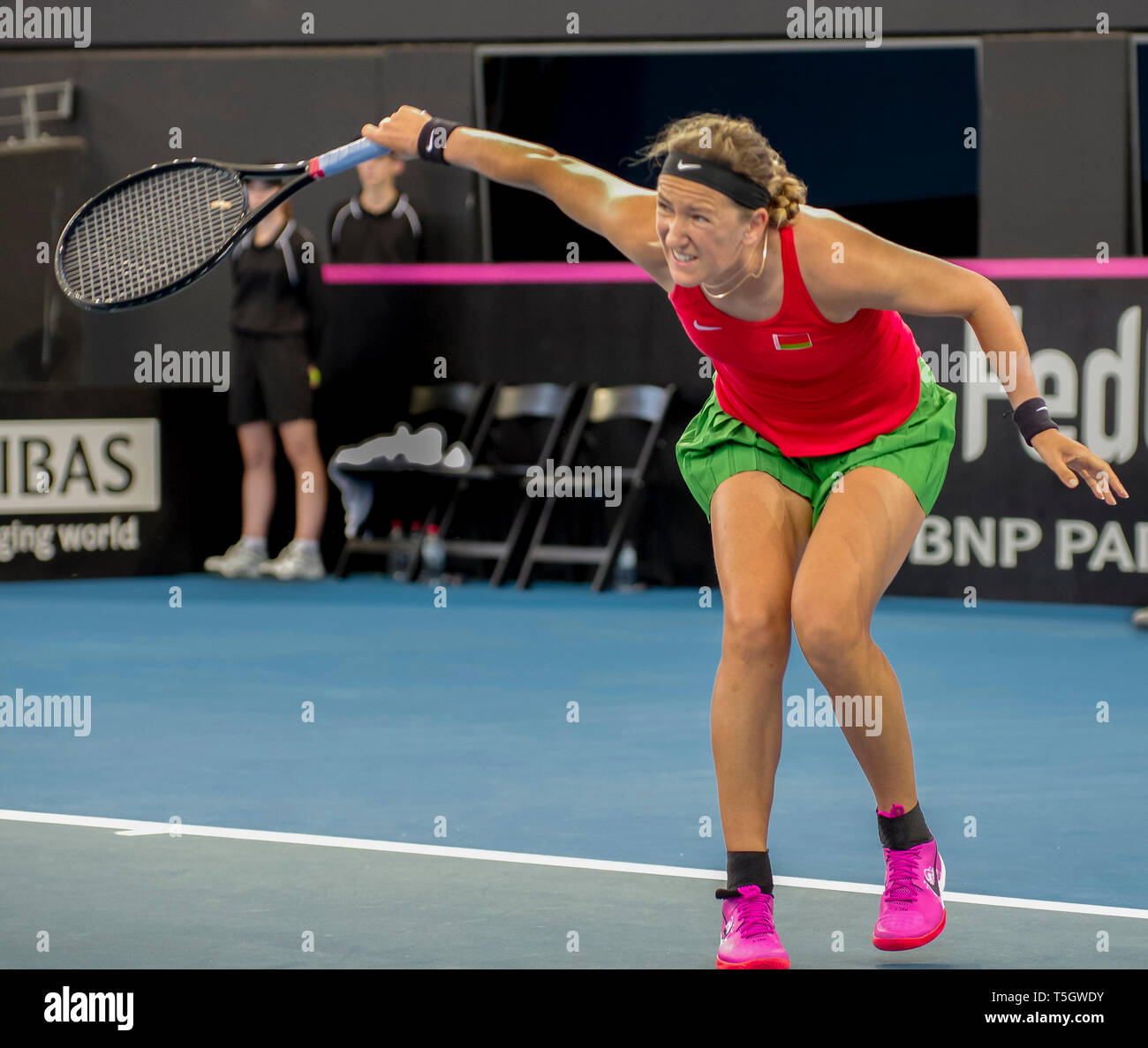 Victoria Azarenka en action 4e v Australie Bélarus en caoutchouc à Pat Rafter Arena Australie Queensland Brisbane QTC Avril 2019 v Sam Stosur l'Australie Banque D'Images