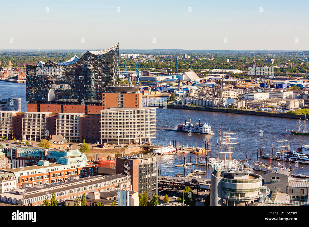 Allemagne, Hambourg, vue sur la ville avec la Philharmonie de l'Elbe Banque D'Images