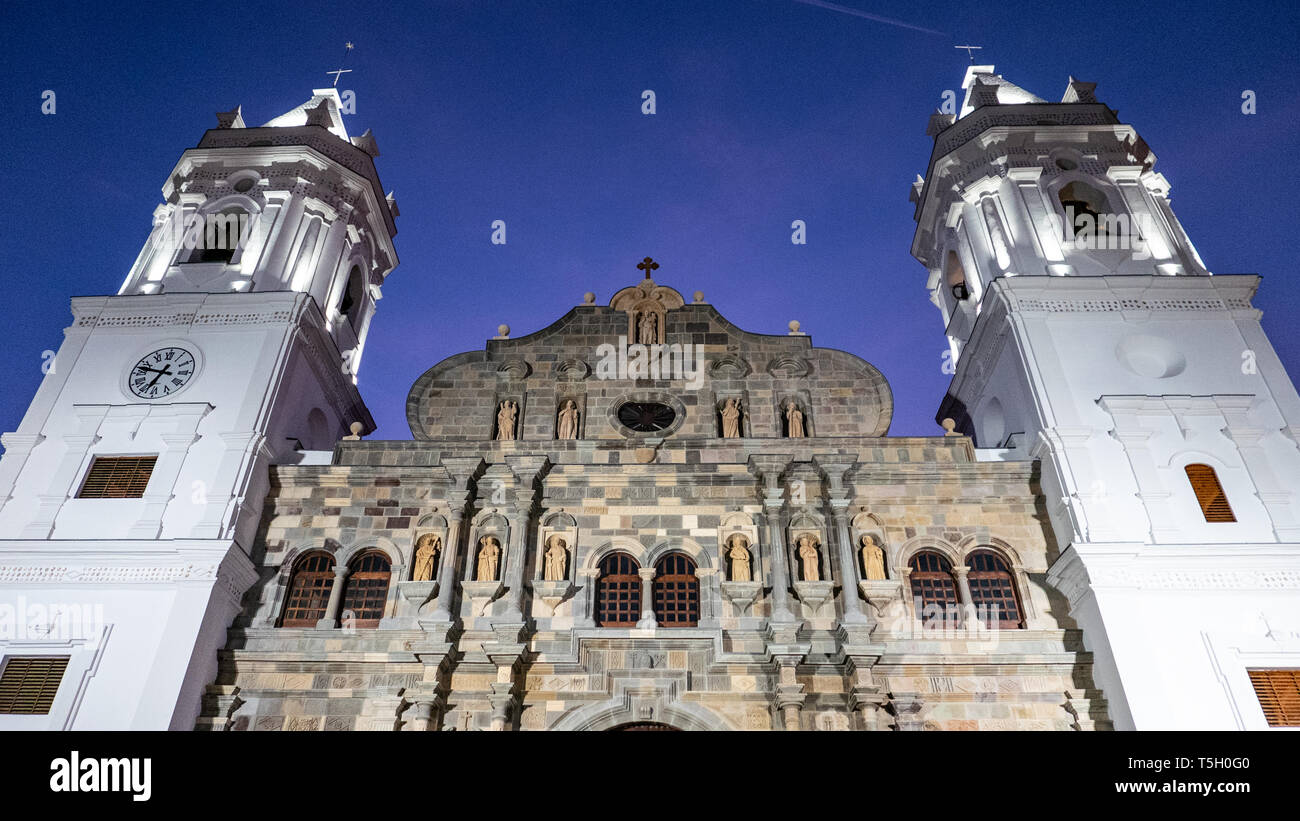 La Cathédrale du Sacré-Coeur (Espagnol : Catedral Basílica Santa Maria la Antigua de Panamá) et de la cathédrale de la Plaza dans le Casco Viejo, Panama City, Panama Banque D'Images