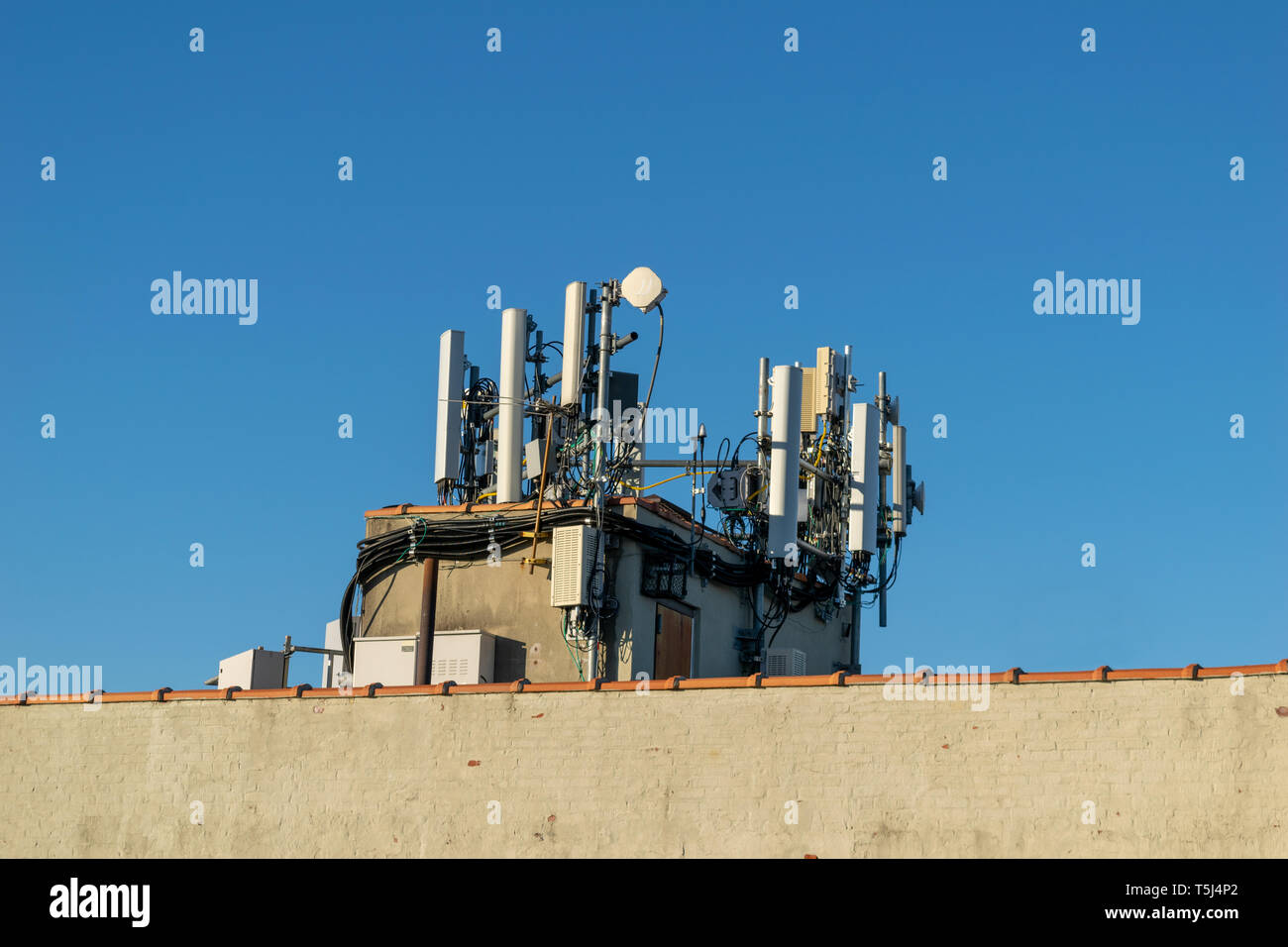 Se fixe sans fil antennes, Bronx, NY Banque D'Images