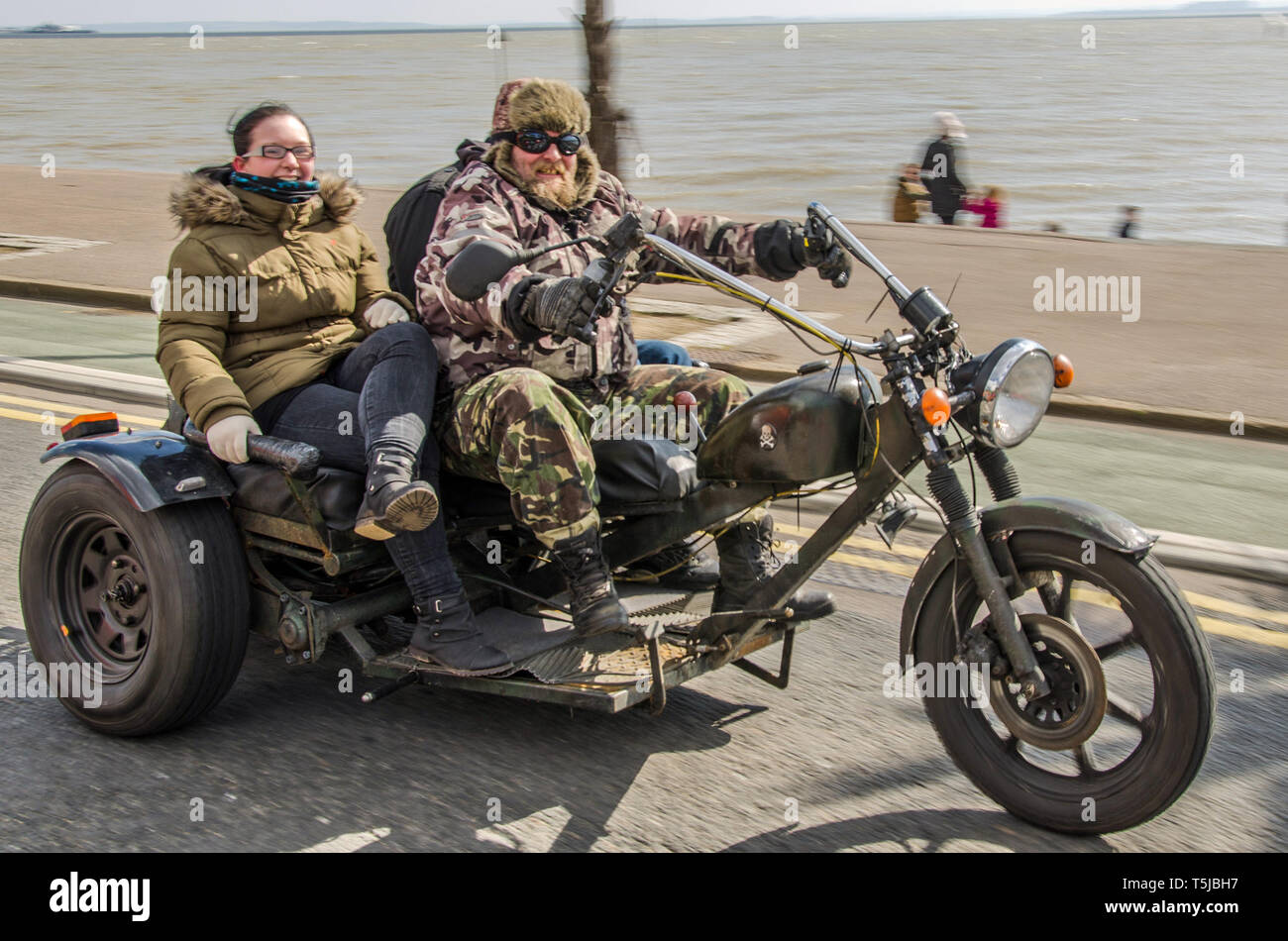 Moto trike personnalisée à trois roues avec des passagers au rallye moto Southend Shakedown 2013, Southend on Sea, Essex, Royaume-Uni Banque D'Images