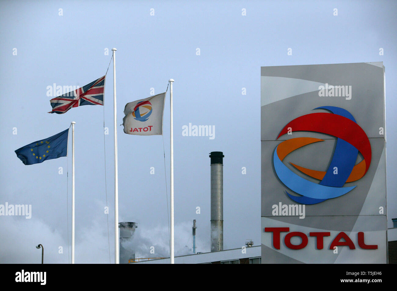 Des grèves sauvages à la raffinerie de pétrole de Lindsey en protestation de l'emploi accordée aux travailleurs étrangers. Immingham, Lincolnshire. 2.2.09 Banque D'Images