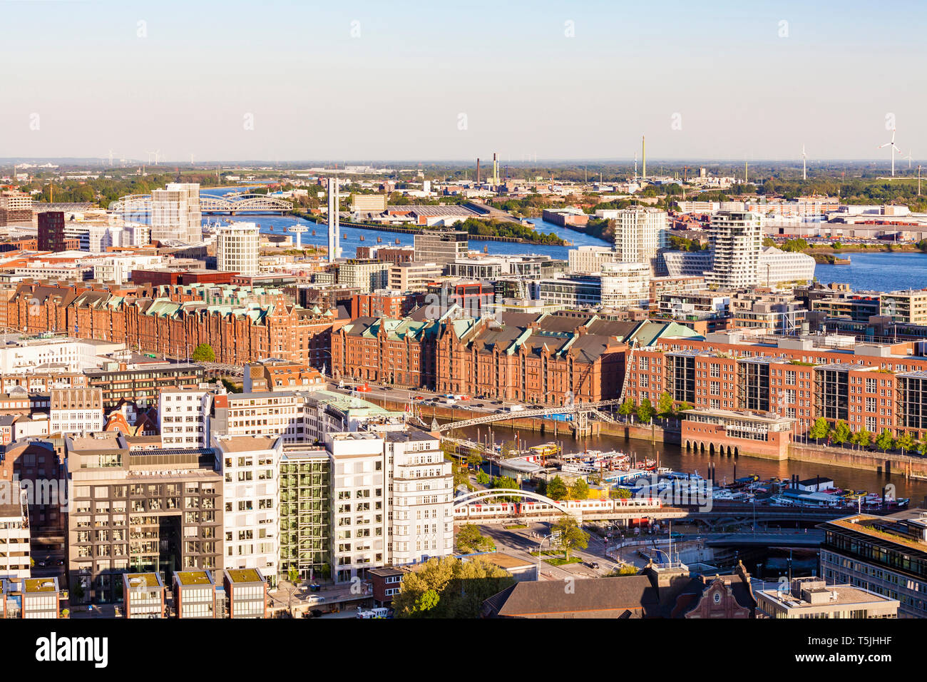 Allemagne, Hambourg, vue sur la ville avec l'ancien quartier d'entrepôts et d'HafenCity Banque D'Images