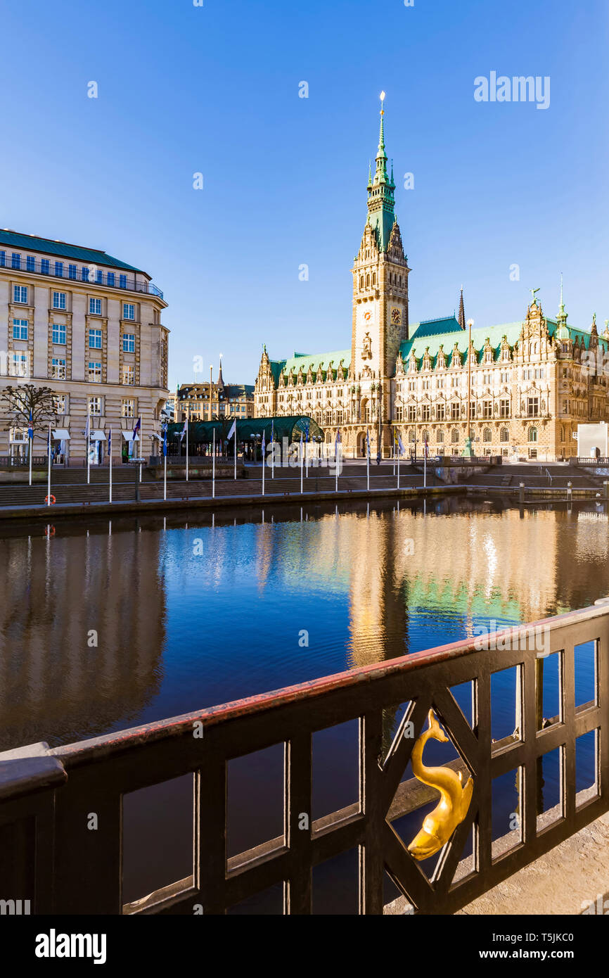 Allemagne, Hambourg, vue depuis l'hôtel de ville d'Alsterarkaden Banque D'Images