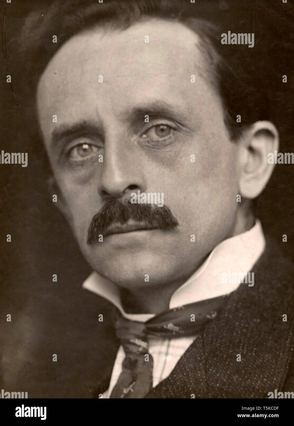 J.M.Barrie (1860-1937) Auteur dramatique et romancier écossais, créateur de Peter Pan Banque D'Images