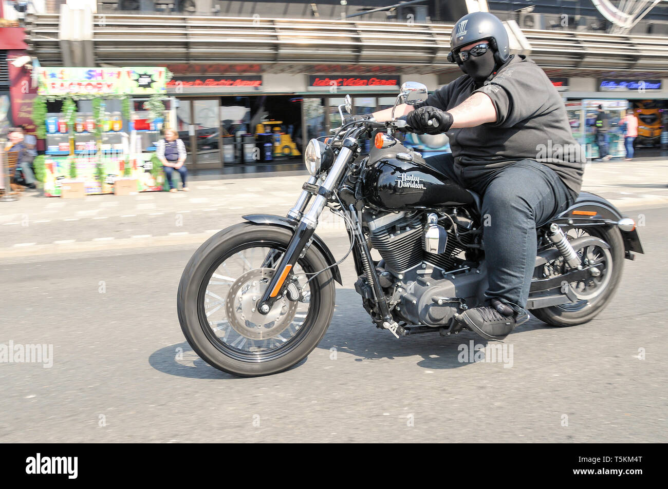 Overweight Rider Banque D Image Et Photos Alamy