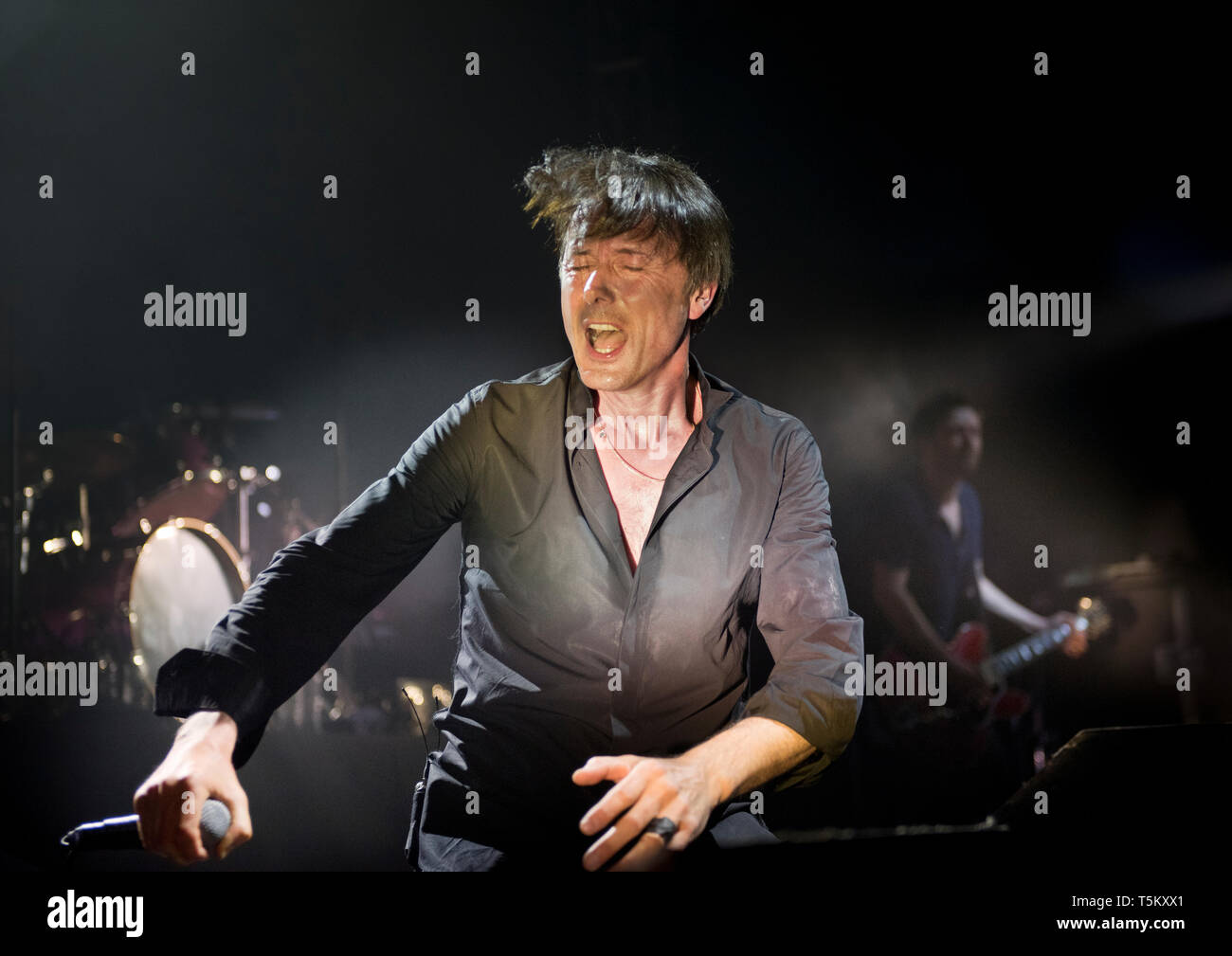 Leeds, UK. 24 avr 2019. Groupe de rock indépendant vétéran Suede en concert à l'O2 Academy, Leeds, Royaume-Uni, 24 avril 2019. Chanteur-compositeur Brett Anderson fronts la bande. Crédit : John Bentley/Alamy Live News Banque D'Images