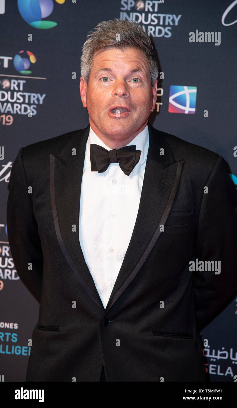 Londres, Royaume-Uni. Apr 25, 2019. Mark Durden-Smith apparaît sur le tapis rouge de l'avant du Sport Industry Awards 2019 BT à Battersea Evolution. Credit : SOPA/Alamy Images Limited Live News Banque D'Images