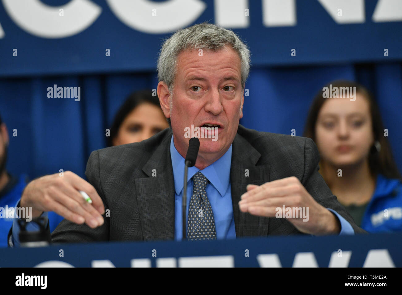 Le maire proclame le urgence de santé publique, New York, USA - 09 Apr 2019 - Le maire de New York, Bill De Blasio déclare une urgence en santé publique sélectionnez zip c Banque D'Images