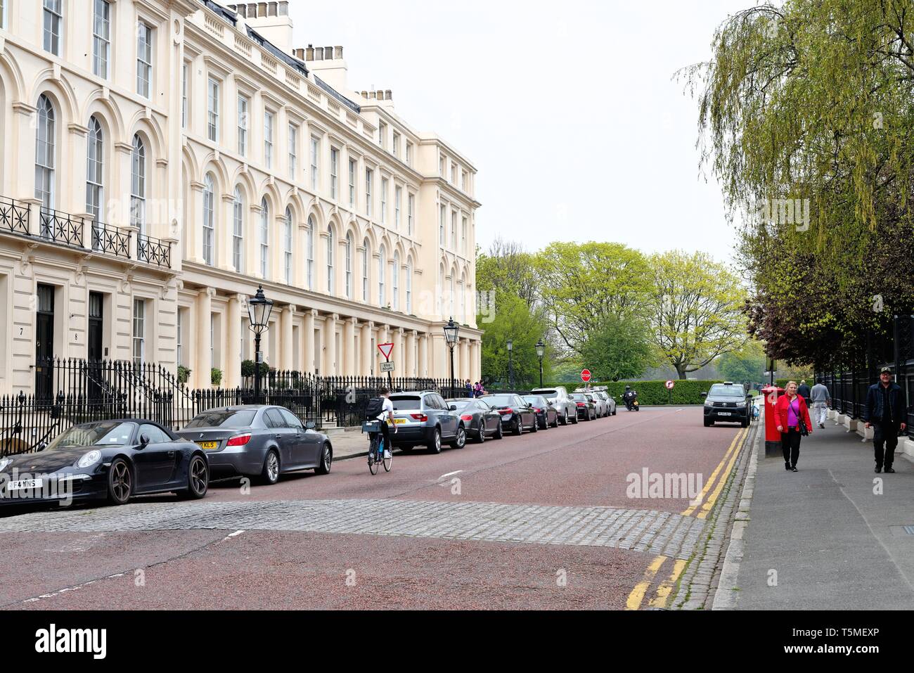 Maisons sur la place du parc à l'Ouest , Regents Park Londres Angleterre Royaume-uni Banque D'Images