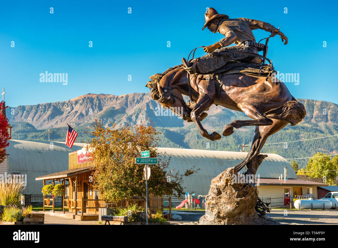 Sculpture par Austin Barton dans le centre-ville de Joseph, Oregon, USA Banque D'Images