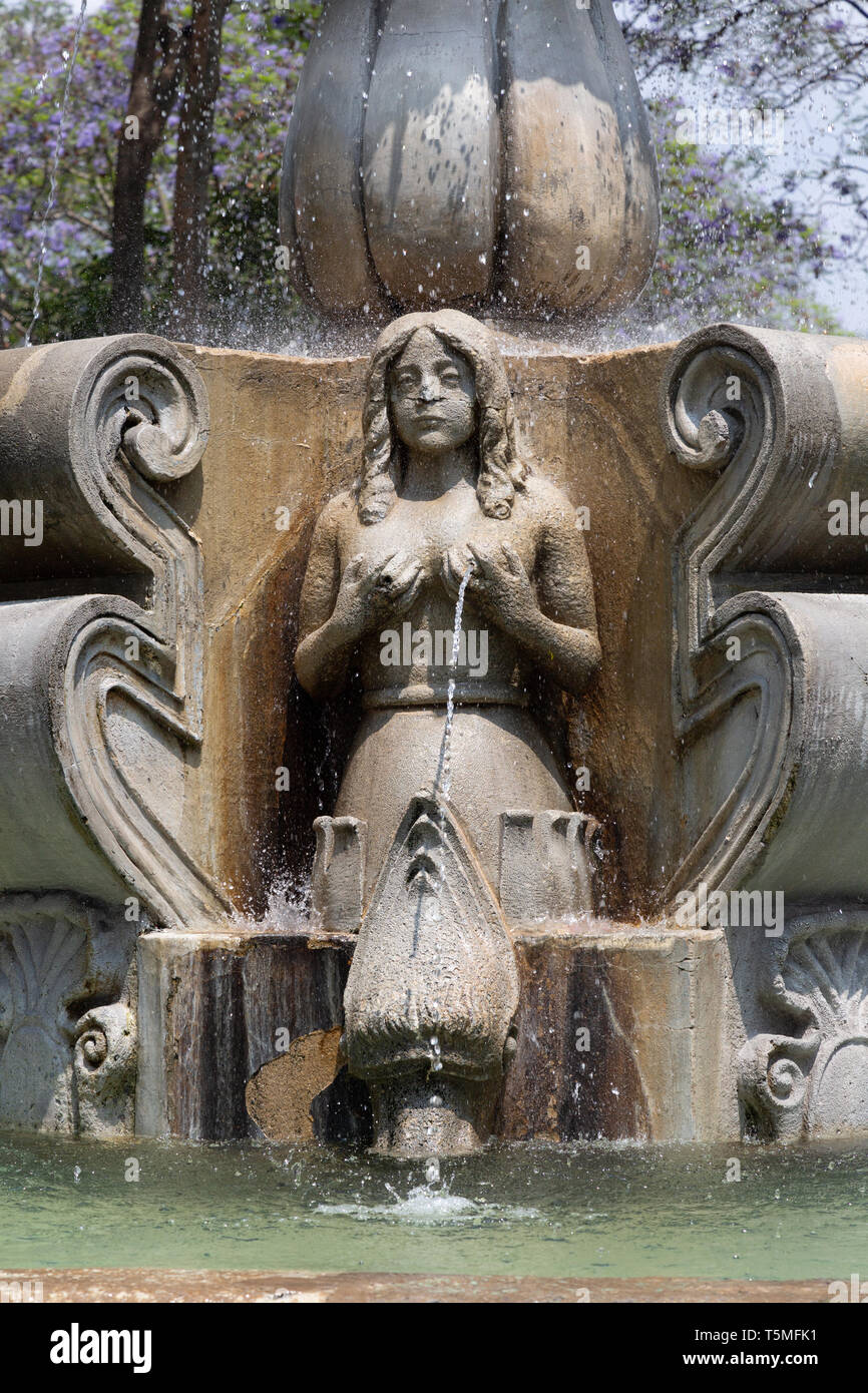 Antigua Guatemala - la fontaine des Sirènes Sirène ou Fontaine, Central Park, Antigua Guatemala Amérique Centrale Banque D'Images