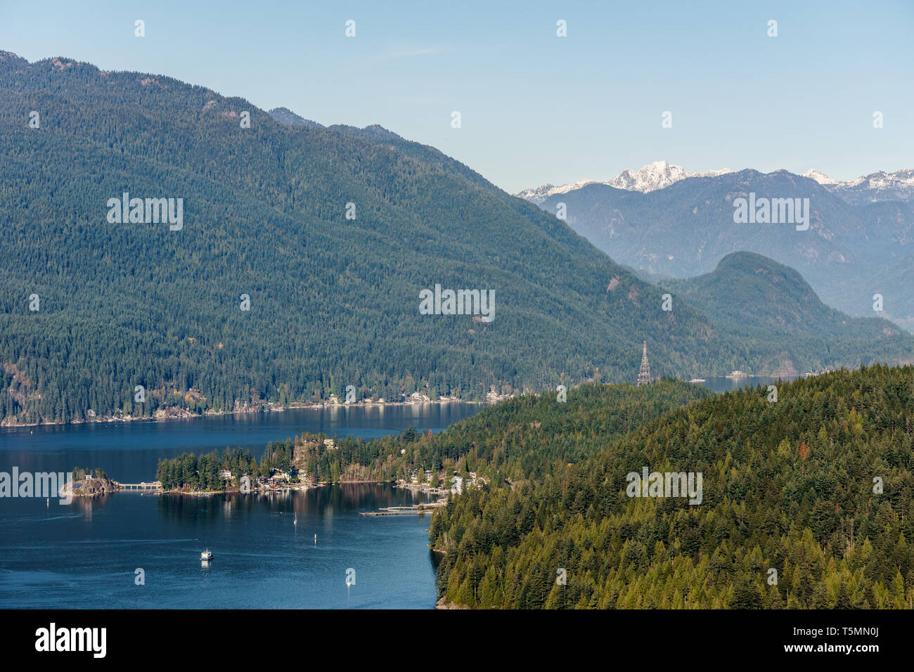 BURNABY, CANADA - LE 17 NOVEMBRE 2018 : voir à seymour mountain de Burnaby Mountain park Banque D'Images