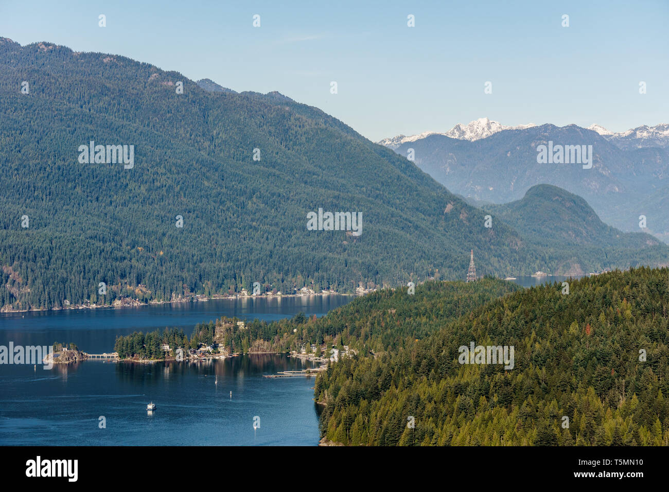 BURNABY, CANADA - LE 17 NOVEMBRE 2018 : voir à seymour mountain de Burnaby Mountain park Banque D'Images