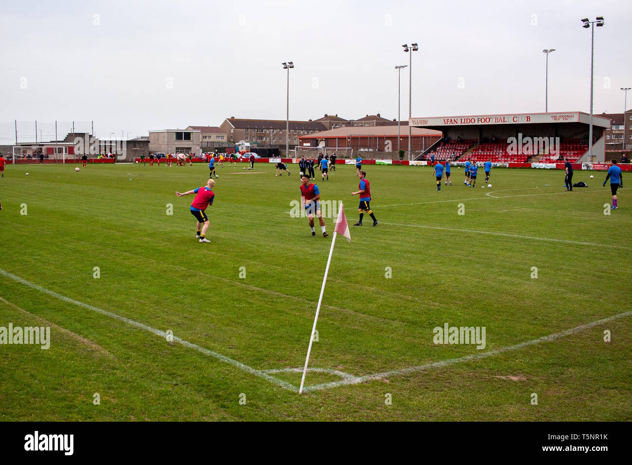 Afan Lido v Port Talbot Town dans une division de la Ligue mondiale à Marstons Stadium. Lewis Mitchel/PTT. Banque D'Images