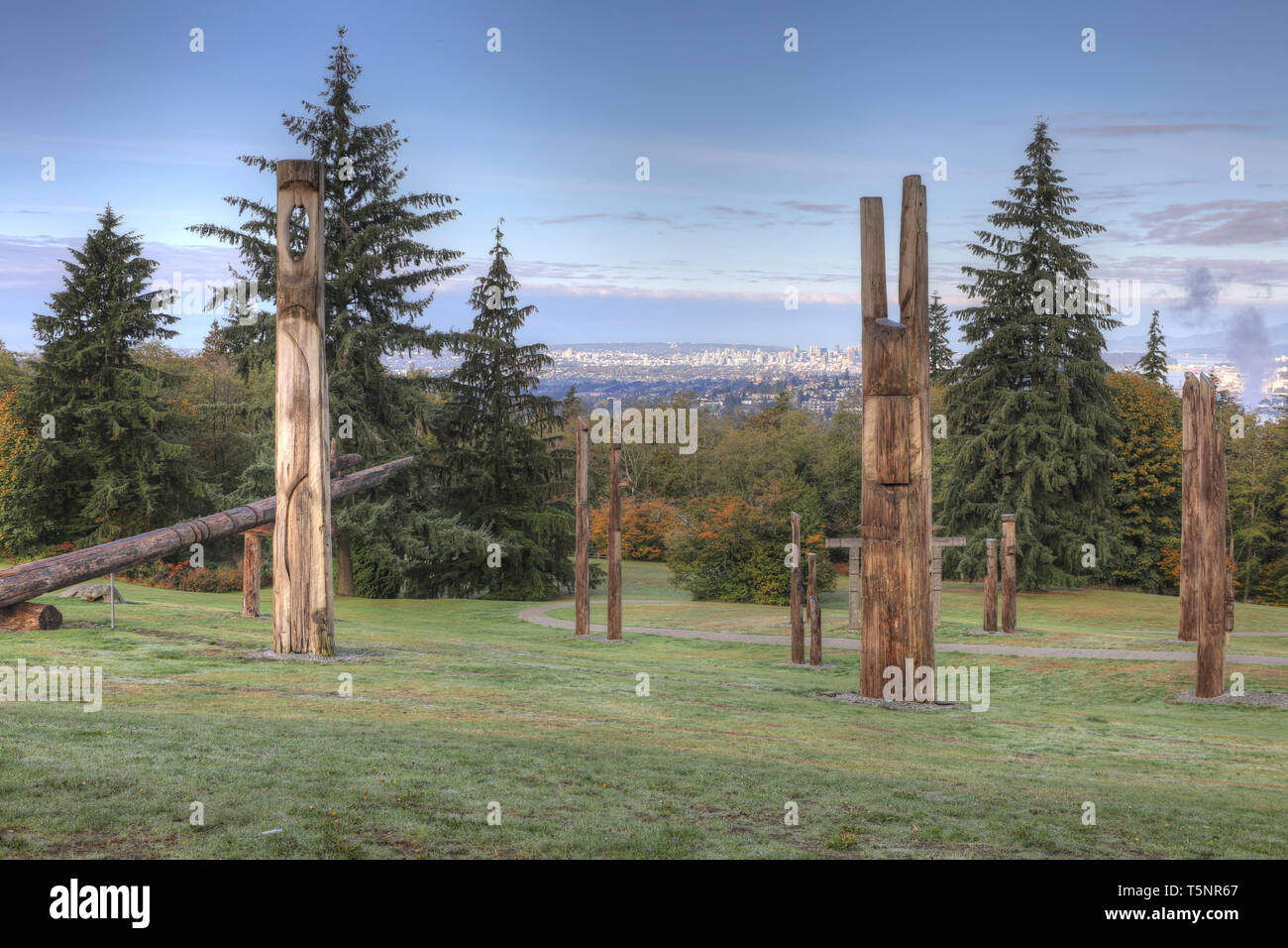 Une installation artistique par Nuburi Toko à Burnaby, Colombie-Britannique Banque D'Images