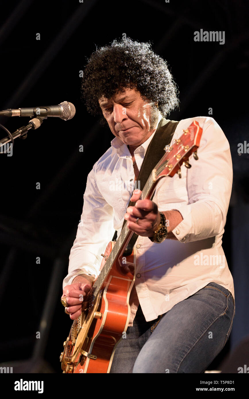 Ray Dorset de Mungo Jerry effectuer à l'Weyfest music festival, Farnham, England, UK. Le 4 septembre 2015. Banque D'Images