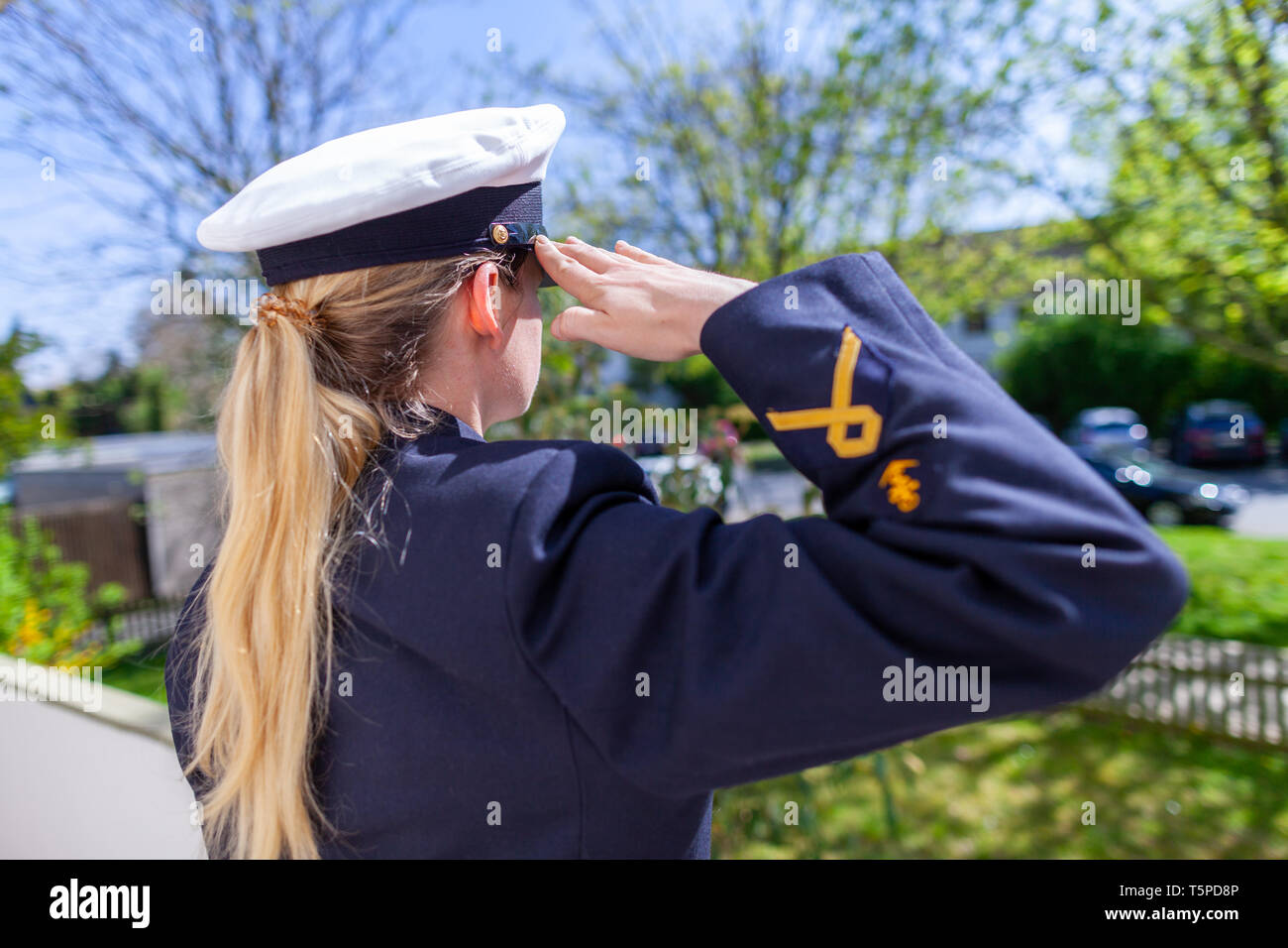 Femme dans un uniforme militaire de la Bundeswehr allemande Banque D'Images