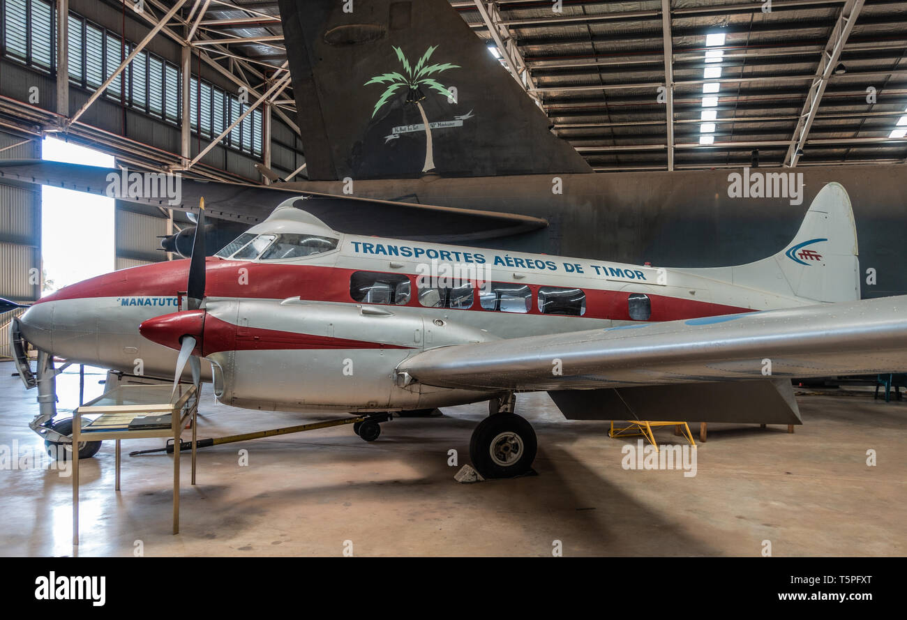 Darwin Australie - 22 Février 2019 : Australian Aviation Heritage Centre. De Haviland DH.104 Colombe de Transportes Aereos de Timor, à l'arrière de Boeing Banque D'Images