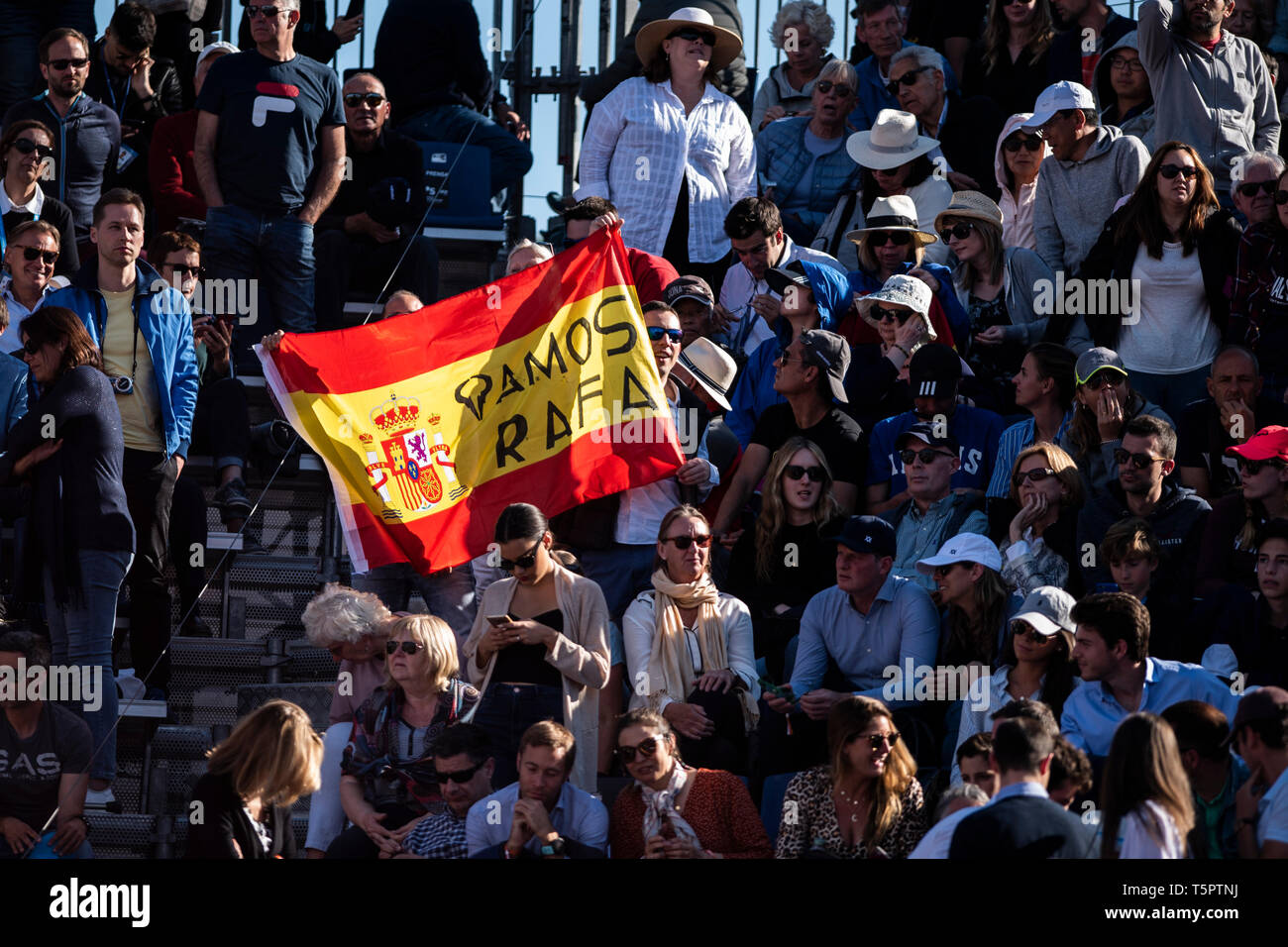 Real Club de Tenis, Barcelone, Espagne. Apr 26, 2019. ATP 500, Barcelone Open Banc Sabadell, jour 5 ; Crédit : Rafa Nadal partisans Plus Sport Action/Alamy Live News Banque D'Images