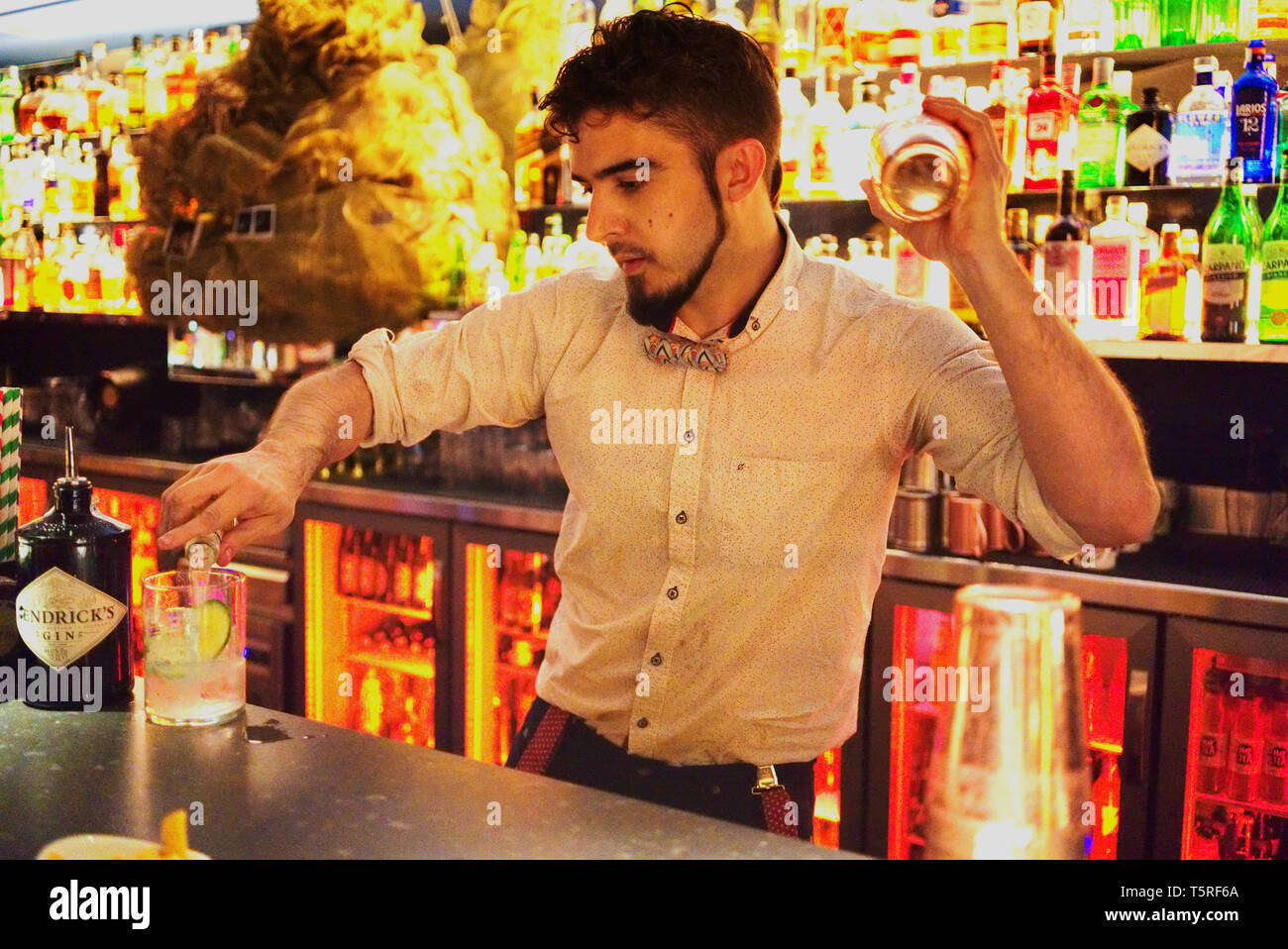 Service à cocktail vintage complet - shaker, doseur et 4